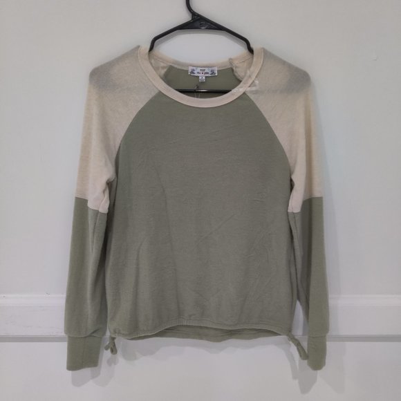 Brand New Women's Poof New York Two Tone Sweatshirt Size S Green And Cream BB285 - Picture 1 of 2